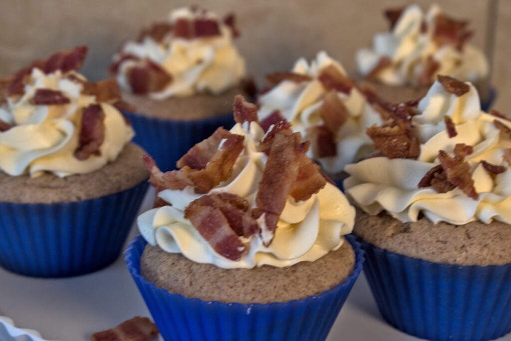 maple bacon cupcakes