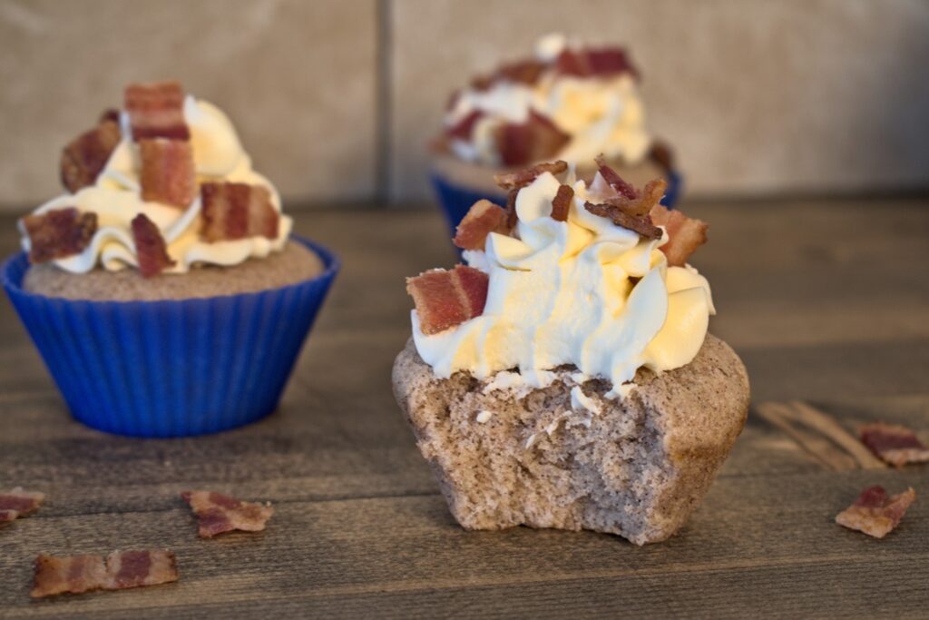 maple bacon cupcakes