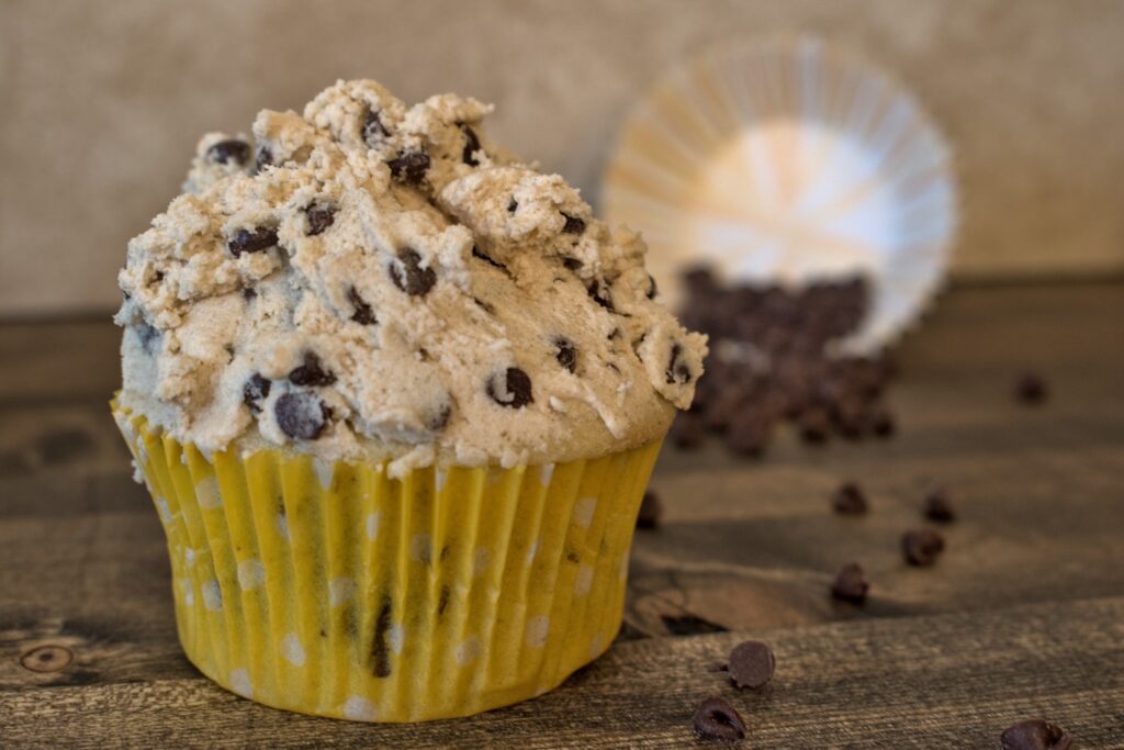 Chocolate chip cookie dough cupcakes